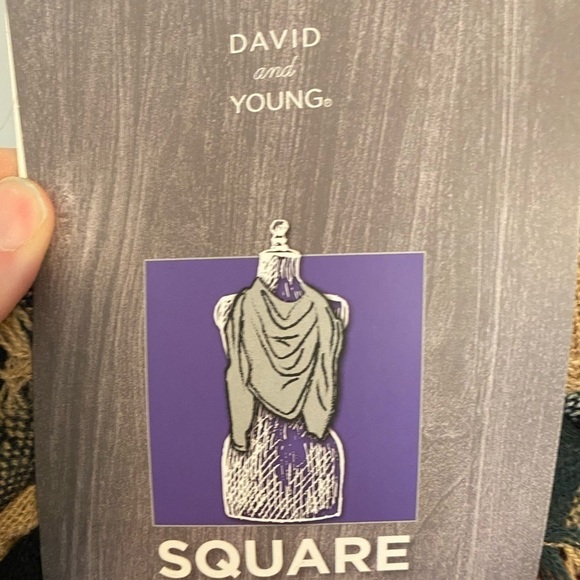 David and Young Plaid Blanket Scarf O/S - Picture 6 of 7